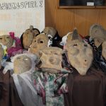 Maskenbau und Maskenspiel